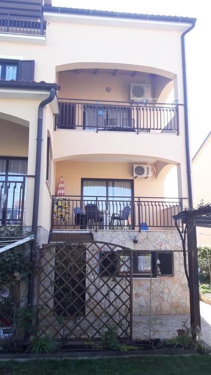 Mirela Apartment